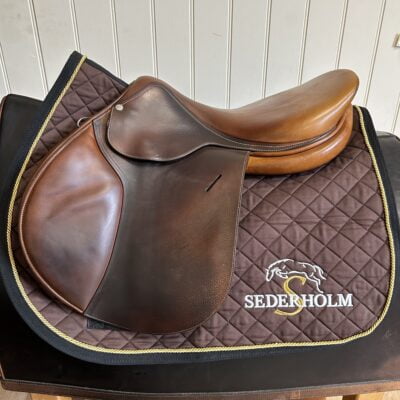 Butet 18" Deep Seat Jump Saddle